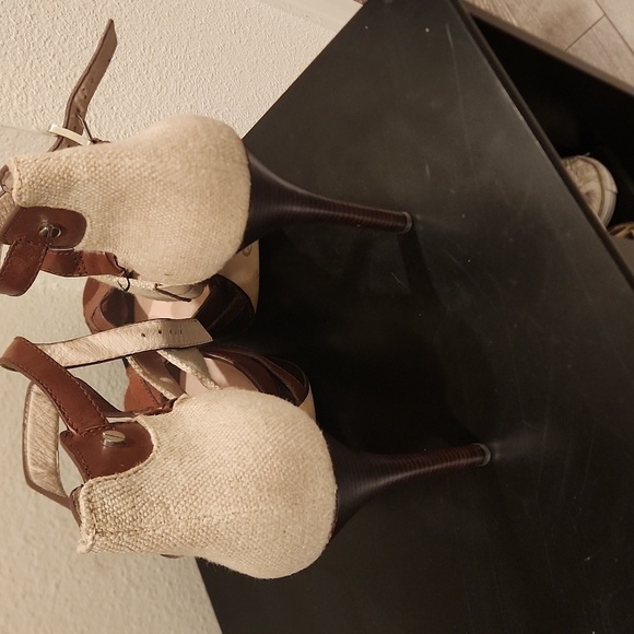 MICHAEL KORS Brown and Tan Women's Heels - Picture 4 of 8